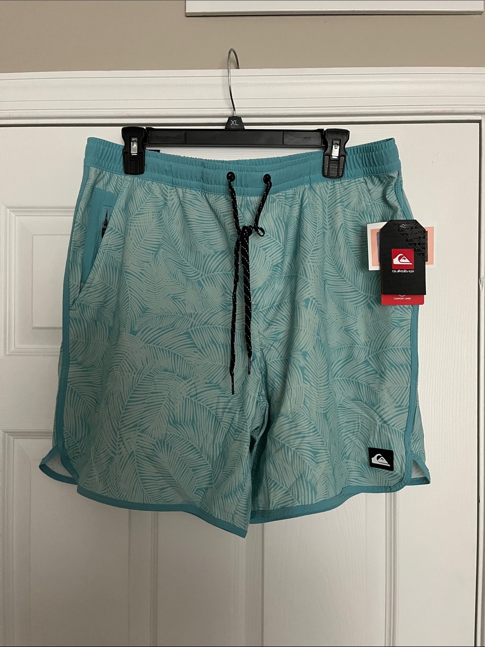 Quiksilver Men's Teal Leaf-Print Swim Shorts